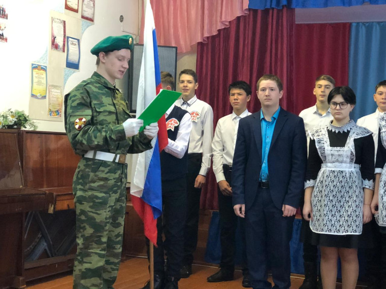 юнармейский отряд "Патриоты".